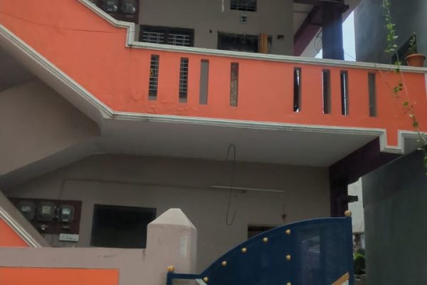 2 blurred preview photos — full photos on the property page