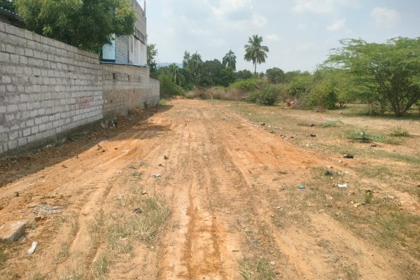 2 blurred preview photos — full photos on the property page